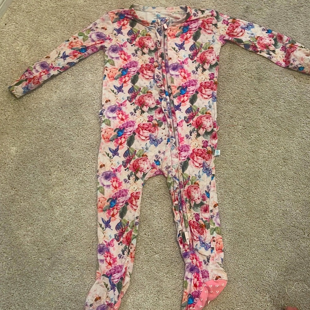 Posh Peanut Flower Ruffled Footie 9-12 months